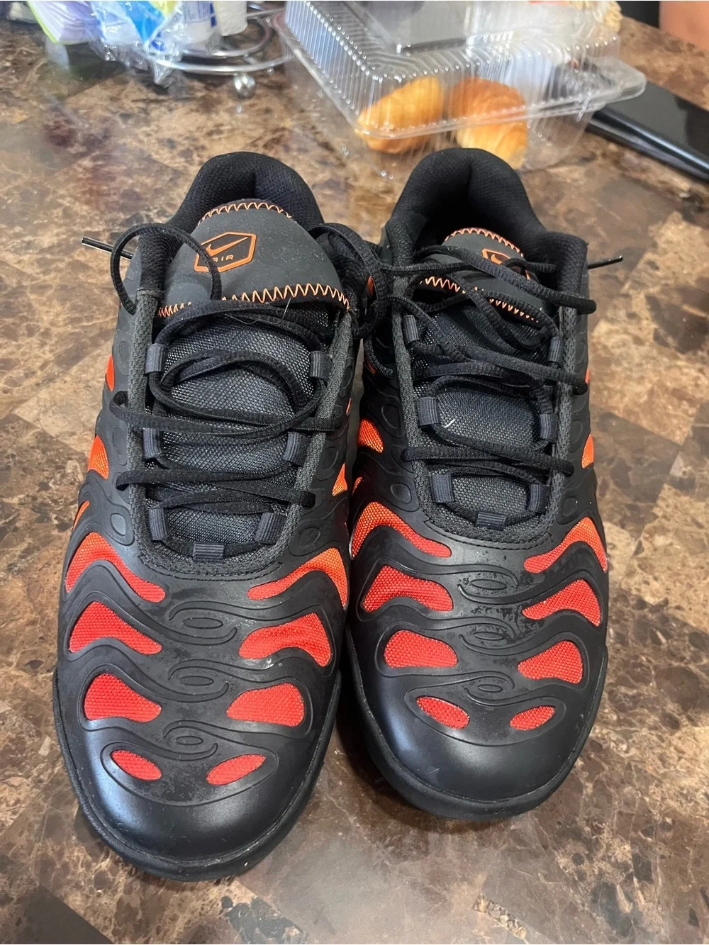 Nike Men's Black and Red Wave-Detail Sneakers